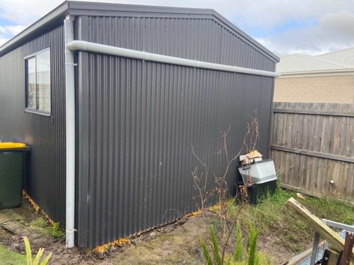 Shed cladding with stormwater run
